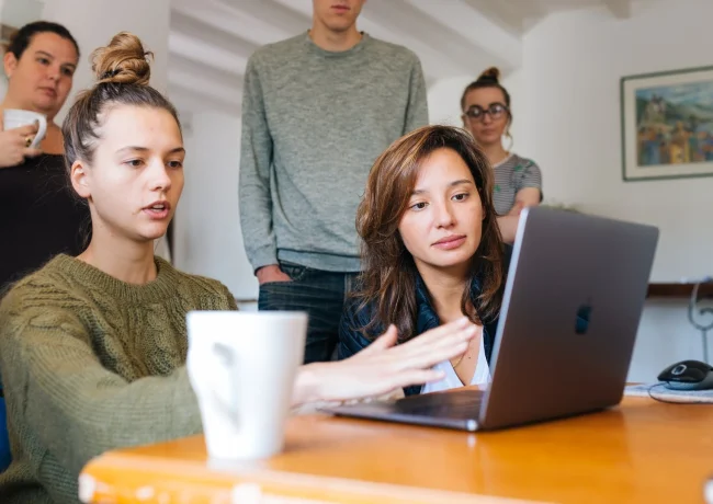 business-1595392-hi_res